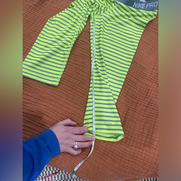 Nike Pro Dri-Fit Cropped Leggings, size Small - Picture 6 of 7